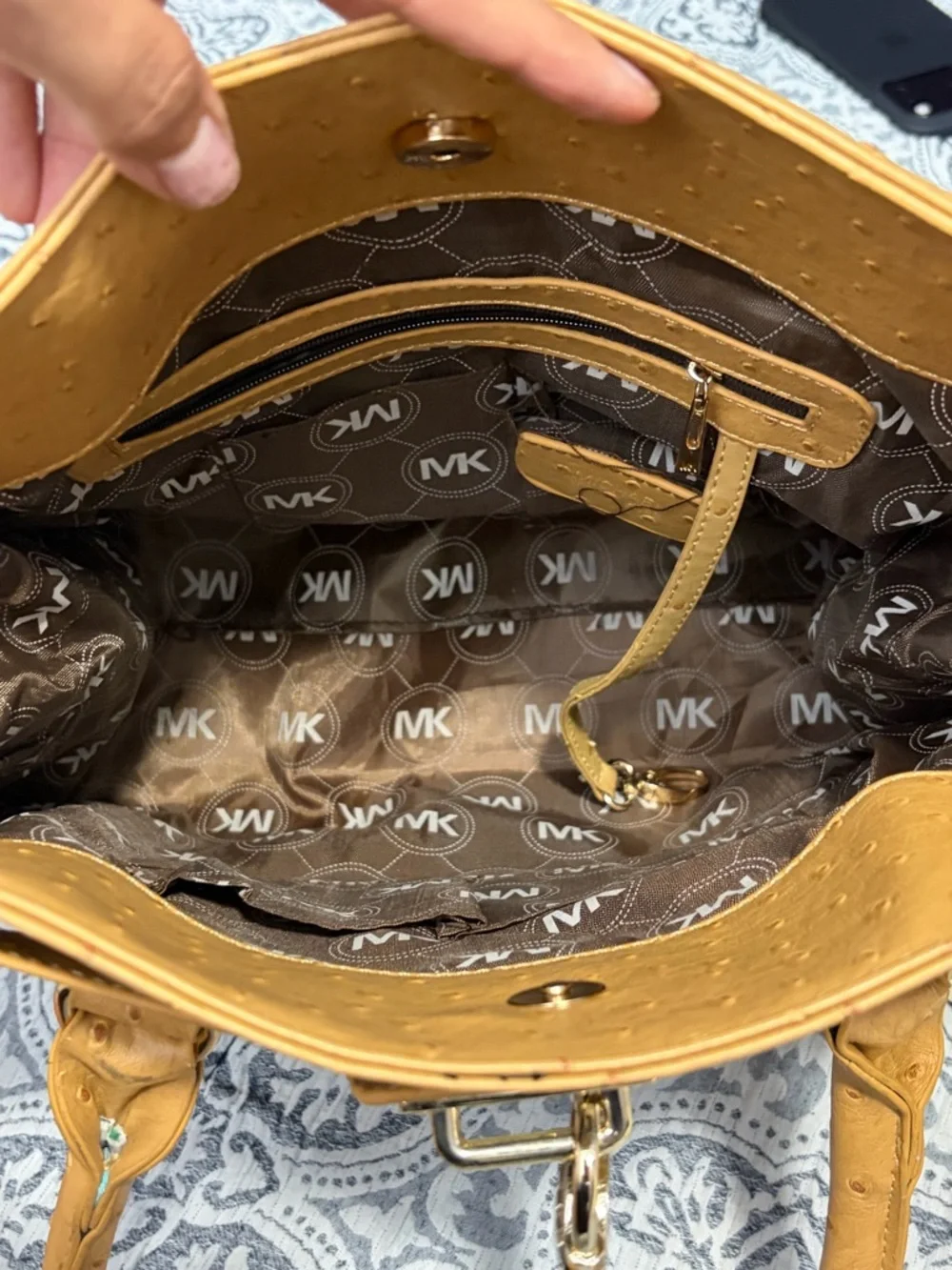 Michael Kors Hamilton Light Tan Ostrich Embossed Leather Tote Gold Hardware - Picture 12 of 15